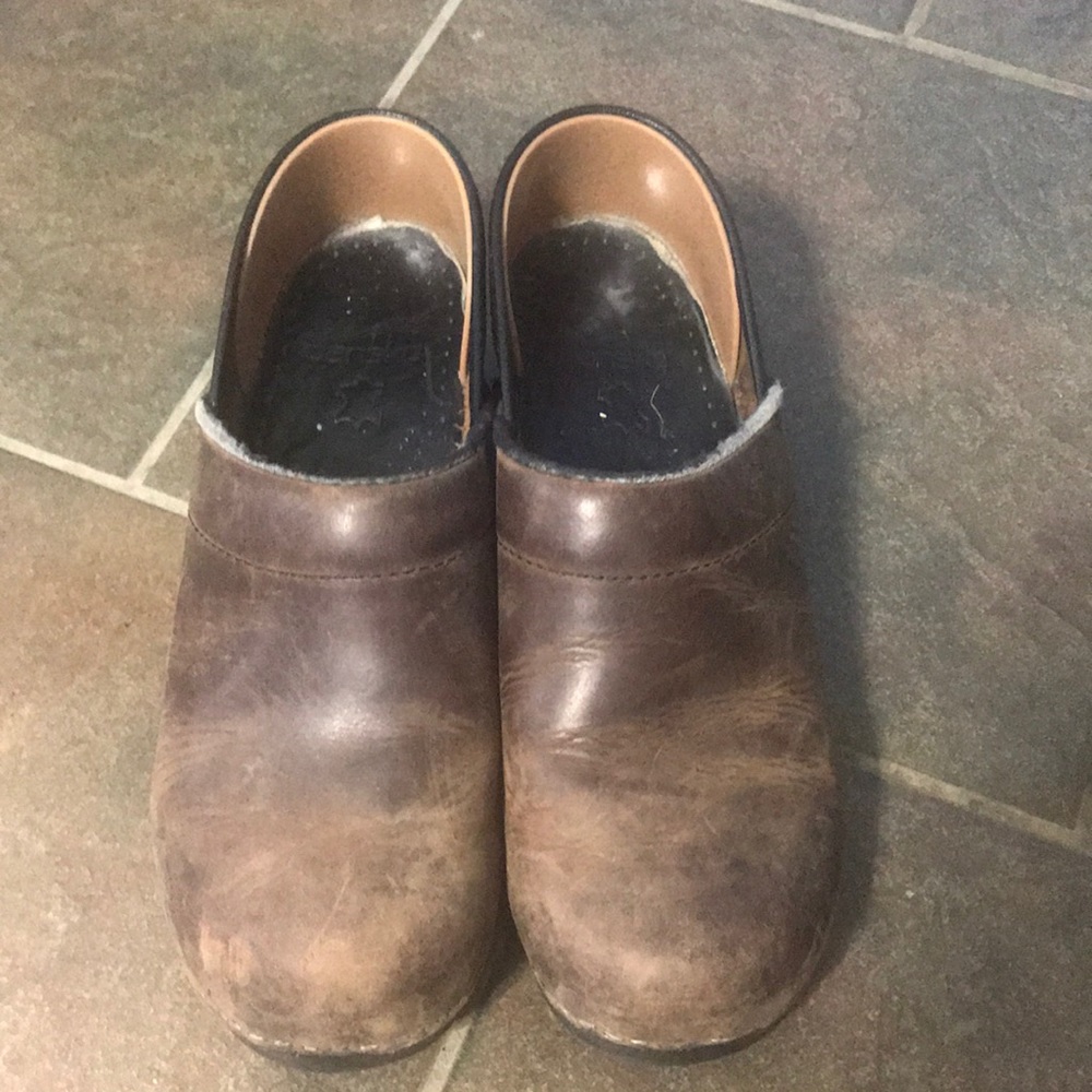 Dansko/ sanita leather clogs